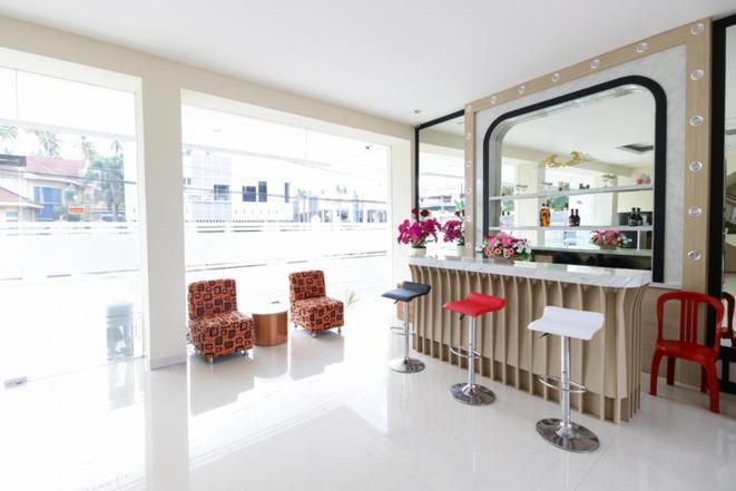 Victoria Inn Manado Extérieur photo